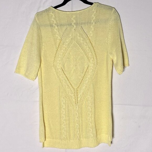 Women’s Butter Yellow Lightweight Acrylic Knit Short Sleeve V Neck Sweater M - Picture 2 of 12